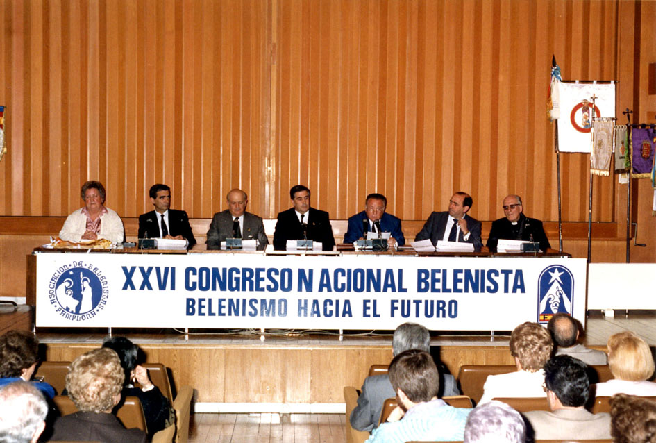 Mesa oficial del Congreso. En el centro el alcalde de Pamplona, Javier Chorraut y a su izquierda el presidente de la Asociación, Manuel Mari Castélls 