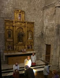 San Joaquín y Santa Ana en el retablo, a ambos lados de San Francisco de Asís. Navidad 2021, exposición de Baluarte