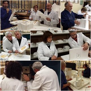 Algunos de los alumnos y sus monitores trabajando juntos