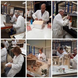 Algunos socios trabajando el pasado miércoles