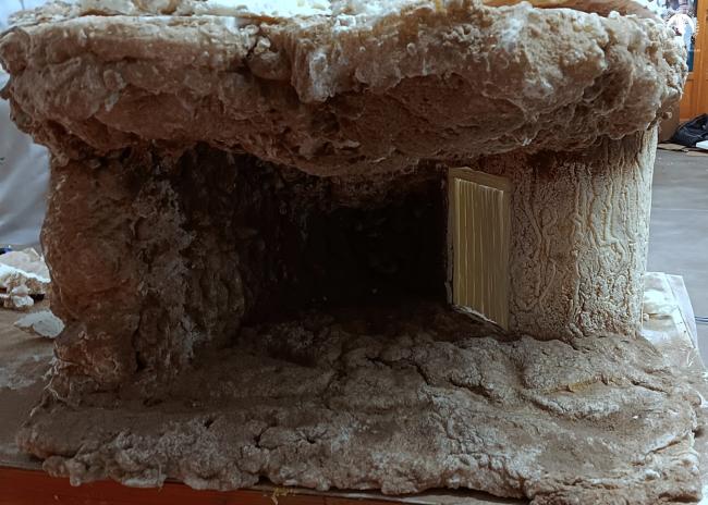 Monográfico Cueva con voladizo, Lola Temprado